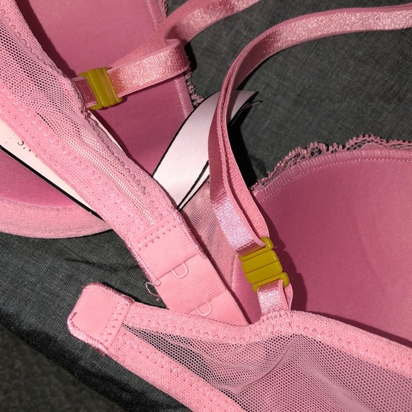 NWT VICTORIA SECRET BRA🔴SALE - Picture 2 of 4